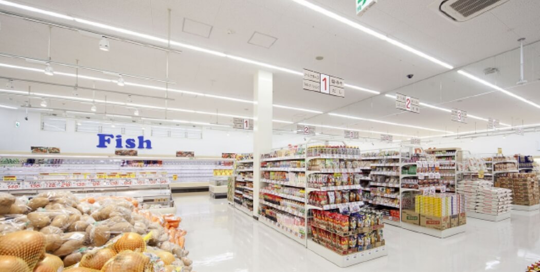 省エネLED照明で明るく快適な店内写真